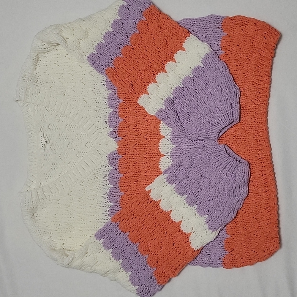 Baevely Sweater, Medium - Picture 2 of 10